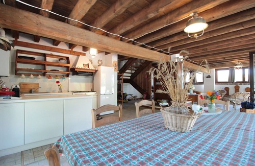 Ca'Noghera House | Stunning private villa for 6 people with WIFI, TV, patio and pets allowed