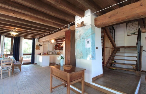 Ca'Noghera House | Stunning private villa for 6 people with WIFI, TV, patio and pets allowed