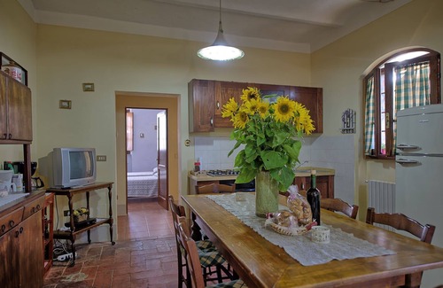 Le Piazze Villa | Stunning private villa with WIFI, private pool, TV, pets allowed and panoramic view, close to Ar.