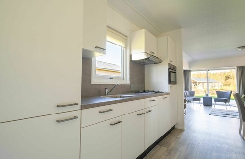 Biddinghuizen House | Stunning private villa for 4 people with pool, WIFI, TV and terrace