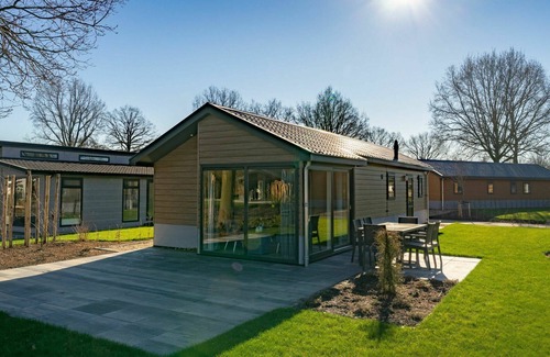 Biddinghuizen House | Stunning private villa for 4 people with pool, WIFI, TV and terrace