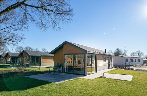 Biddinghuizen House | Stunning private villa for 4 people with pool, WIFI, TV and terrace