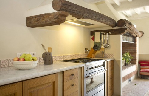 Villabuona Villa | Stunning private villa with private pool, WIFI, A/C, TV, patio and panoramic view, close to Lucca