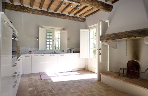 Villabuona Villa | Stunning private villa with private pool, WIFI, A/C, TV, patio and panoramic view, close to Lucca