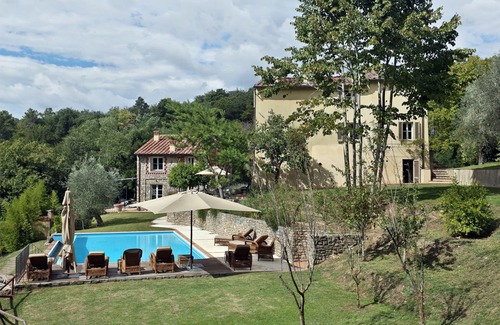 Villabuona Villa | Stunning private villa with private pool, WIFI, A/C, TV, patio and panoramic view, close to Lucca