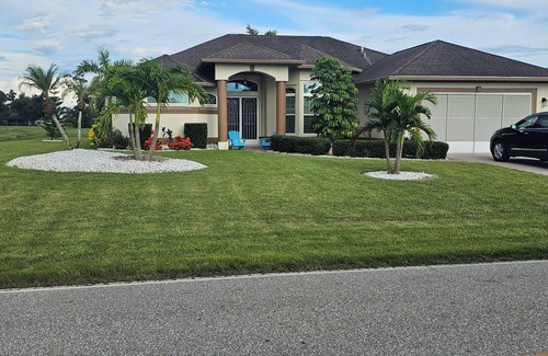 Deep Creek House | Stunning Punta Gorda FL House w/Pool, 10 min to Sunset beach & Fishermas Village
