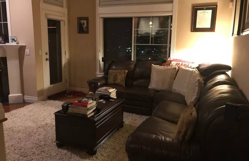 North Queen Anne House | Stunning Queen Anne Home for Families or Individuals
