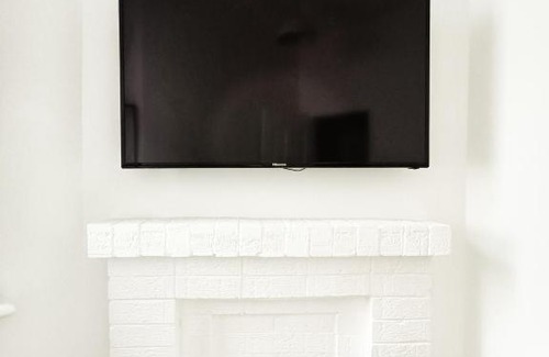 Sydenham House | Stunning Queen Room 1Min Walk to Station with 55 Inch TV
