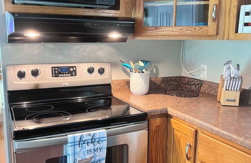 Radford Cottage | Stunning Radford lake house on Claytor Lake