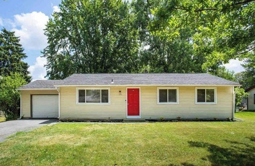Rochester House | 🥰 Stunning Ranch Mins from RIT/Airport/U of R/DWTN