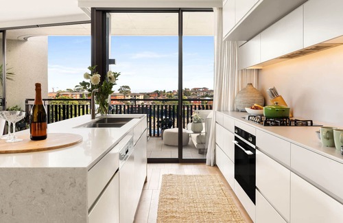 Randwick Apartment | Stunning Randwick Apartment with Views