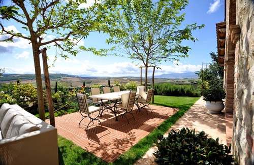 Pienza House | Stunning Refurbished Farmhouse With All Luxury Amenities & Staff Included