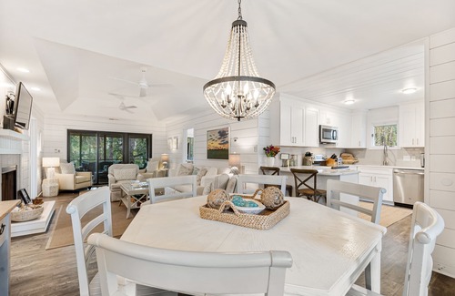 Kiawah Island Cottage | Stunning remodeled cottage, central location!