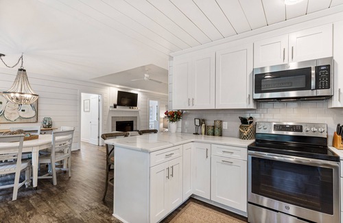 Kiawah Island Cottage | Stunning remodeled cottage, central location!