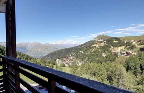 Plagne Centre Apartment | Stunning renovated apartment with balcony and Wifi in Plagne Centre