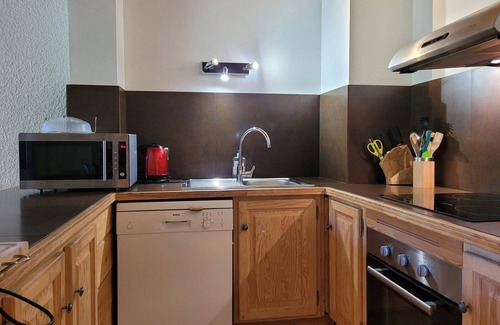 Pra Loup Apartment | Stunning Renovated Apartment, 2 Large Bedrooms, Balconies Overlooking Slopes, Near Shops in Pra Loup