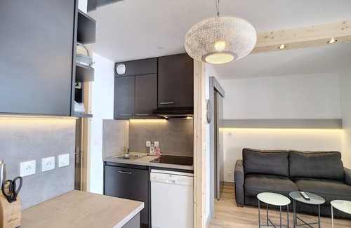 Les Bruyeres Apartment | Stunning Renovated 2-Room Apartment, Ski-In/Ski-Out, Sleeps 5, Free WiFi