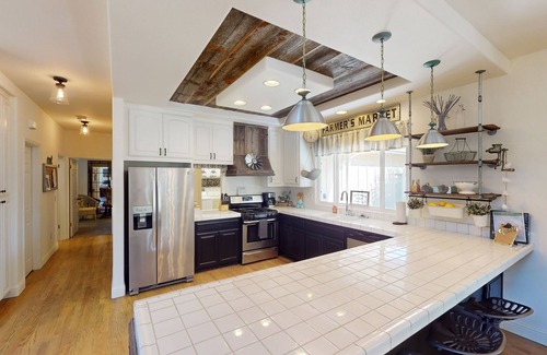 Kenwood House | Stunning retreat with private hot tub, firepit & 1 acre of country charm