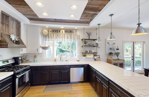 Kenwood House | Stunning retreat with private hot tub, firepit & 1 acre of country charm