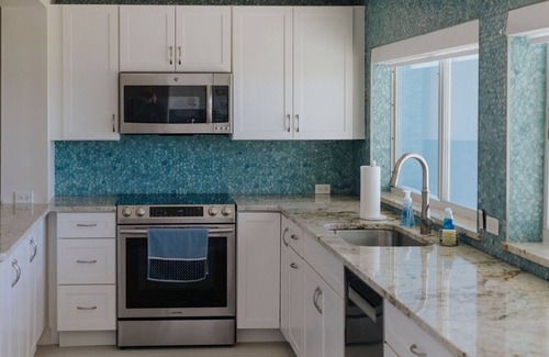 Fort Myers House | STUNNING RIVERFRONT HOME-NEW RENOVATION, CUSTOM INTERIOR, PEACEFUL OUTDOOR OASIS
