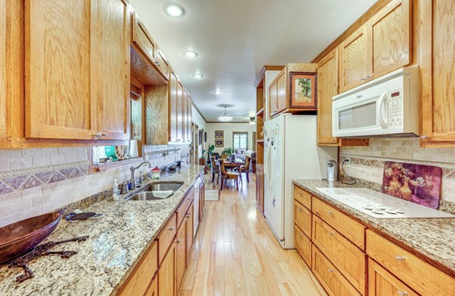 Centerville House | Stunning River Views: Pet-Friendly Home in London!