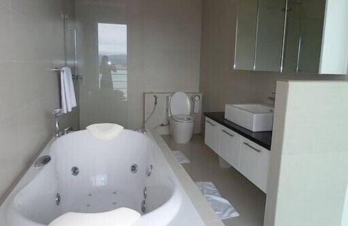 Plai Laem Apartment | Stunning Samui sunsets from this luxurious duplex