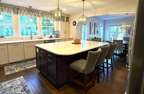 Huron House | Stunning Sandcastle in Chaska Beach - Sleeps 17