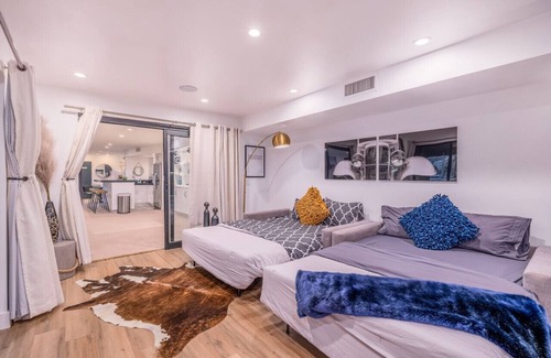 Camelback East Villa | STUNNING SCOTTSDALE MANSION ON CAMELBACK MOUNTAIN+LAZY RIVER+PUTT PUTT +SPORTCOURT+FIREPIT