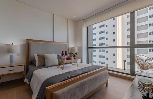 El Cabrero Apartment | Stunning Sea View and Historic Center 20th FL/2BR