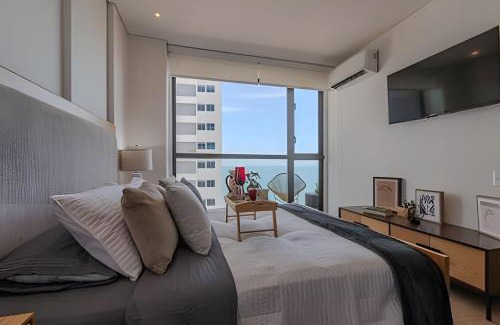 El Cabrero Apartment | Stunning Sea View and Historic Center 20th FL/2BR