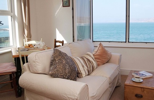 Sennen Cove Apartment | Stunning Sea Views at the Little Bo Apartment