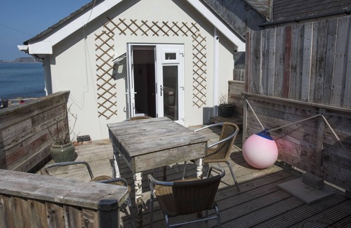 Sennen Cove Apartment | Stunning Sea Views at the Little Bo Apartment