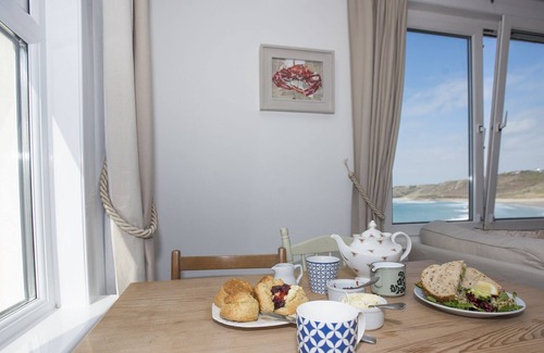 Sennen Cove Apartment | Stunning Sea Views at the Little Bo Apartment