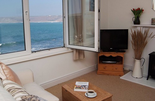 Sennen Cove Apartment | Stunning Sea Views at the Little Bo Apartment