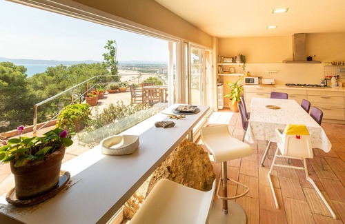 L'Estartit House | Stunning sea views with private pool