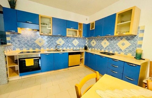 La Muddizza Apartment | Stunning sea views, private terrace to enjoy breathtaking sunsets, wifi