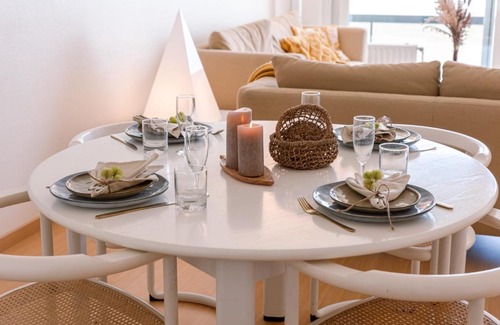 Heist Apartment | Stunning Seaview apt on 7th floor at beachfront