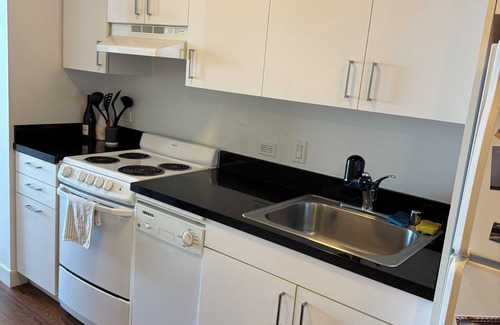 Downtown San Francisco Apartment | Stunning SF View – Luxe Condo in Secure Full-Amenity Building 1bedroom + Sofabed