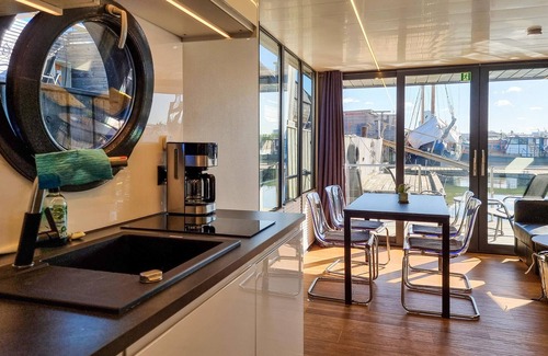 Lundby Boat Rental | Stunning ship in Göteborg with sauna