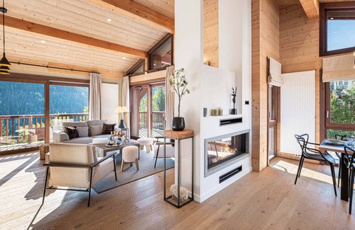 Courchevel Ski Chalet | Stunning Ski-In/Ski-Out Chalet with 4 En-Suite Bedrooms in Courchevel Moriond