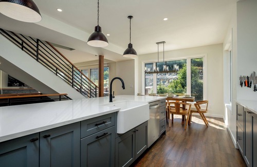 Rossland House | Stunning Ski In, Ski Out at Red Resort