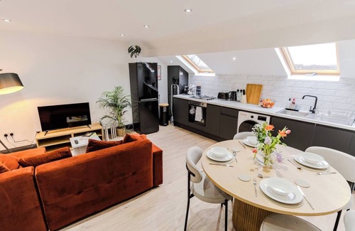 Harehills Apartment | Stunning Sky view 2 BR Flat - Home Away from Home