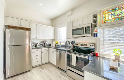 Willard Apartment | Stunning South Portland Apartment w/Pool