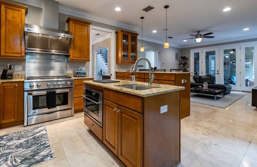 Virginia Park House | Stunning South Tampa 6 Bedroom House