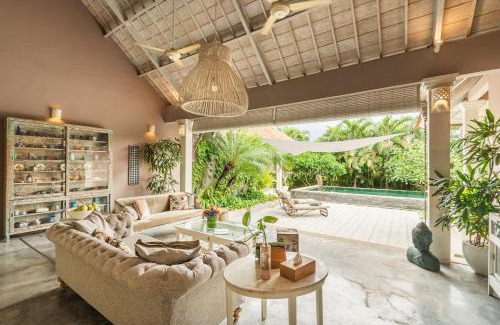 Padonan Villa | Stunning spacious 3 BR villa with private pool