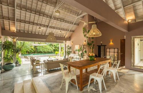 Padonan Villa | Stunning spacious 3 BR villa with private pool