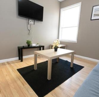 The Heights Apartment | Stunning & Spacious 4-Bed Apt - Close to NYC