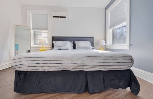 St. Louis Apartment | Stunning & Spacious Apt! Great 4 long stays!