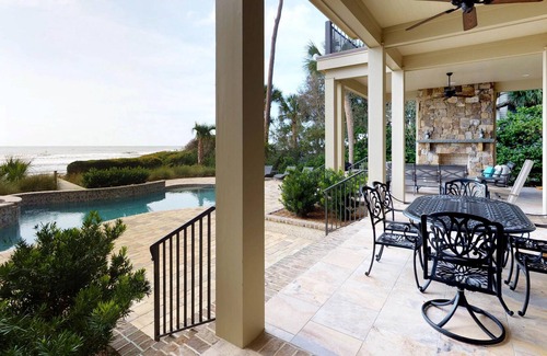 Beach Lagoon House | Stunning & Spacious Beachfront Home with Amazing Views, Private Pool & Hot Tub