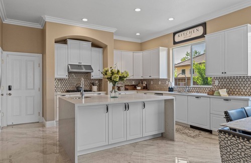 Westlake House | Stunning Spacious Family Home in Natomas